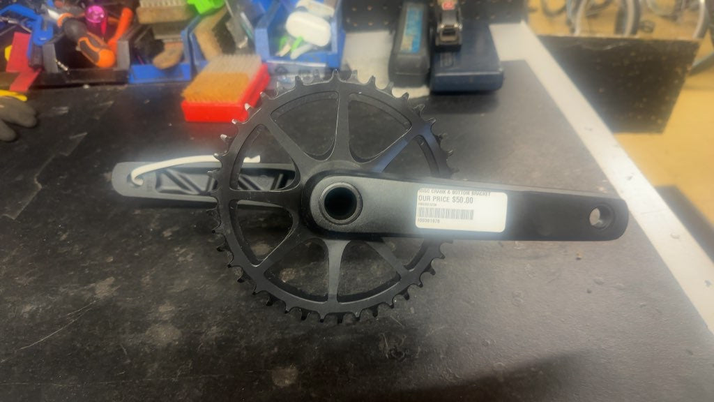 Unbranded 1x Bicycle Crankset and Bottom Bracket - Used - Black
