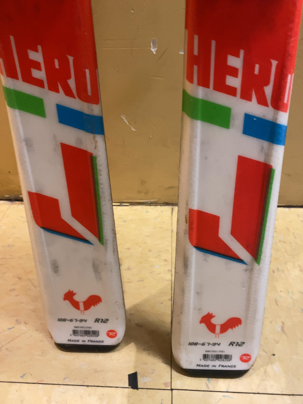Rossignol Hero Junior Downhill Skis with Look Bindings - 140 cm