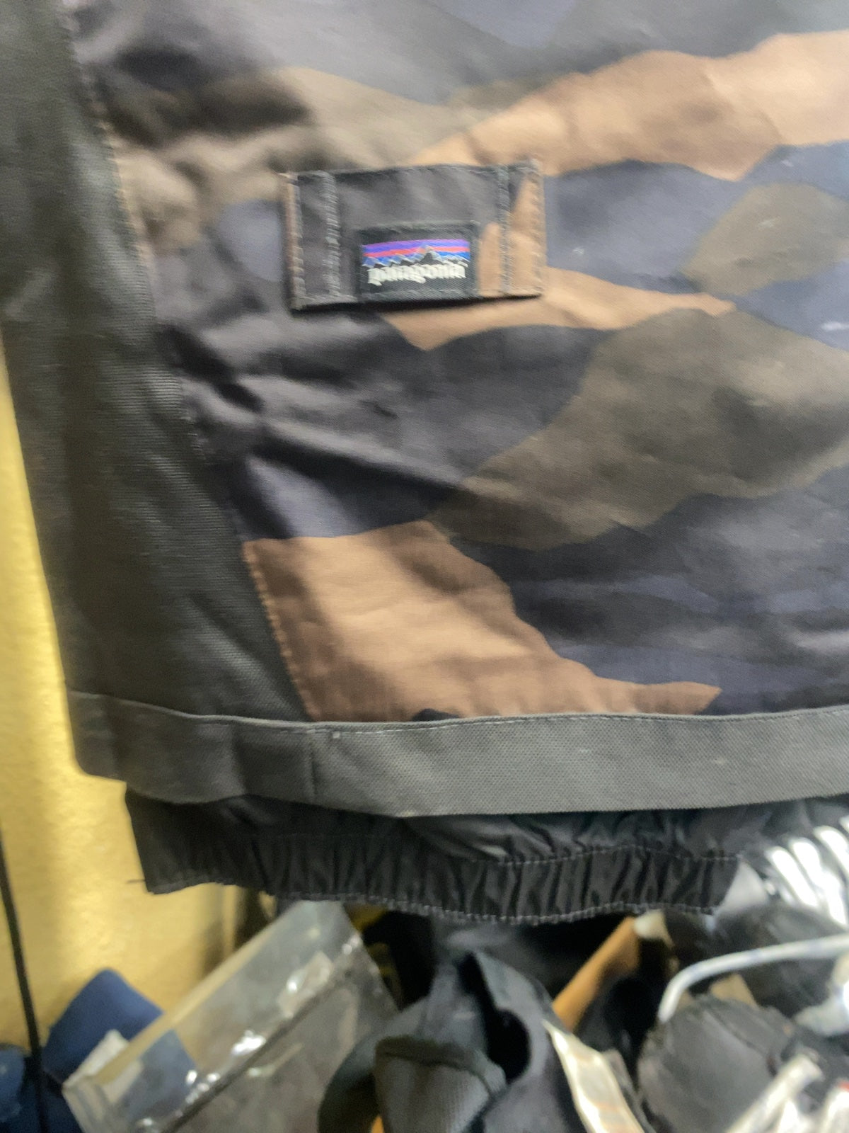 Patagonia Snow Pants Youth Size L (12) Camo H2No