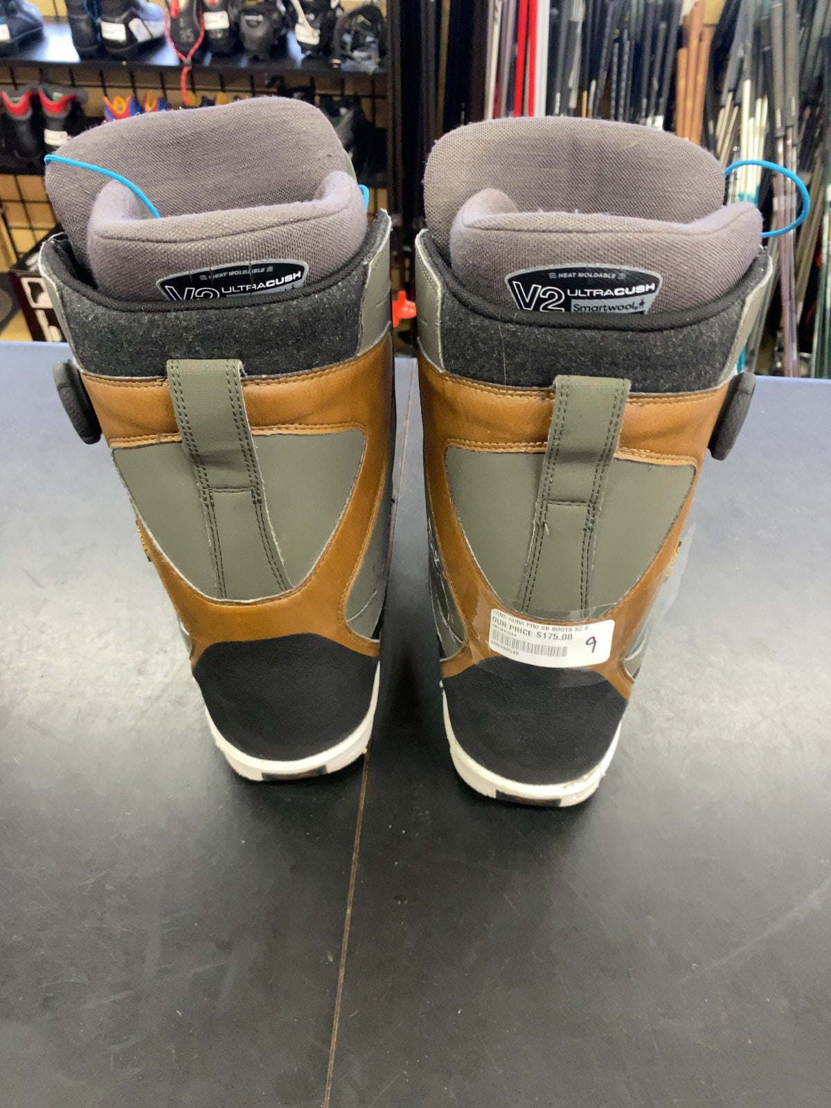Vans Aura Pro Snowboard Boots Size 9