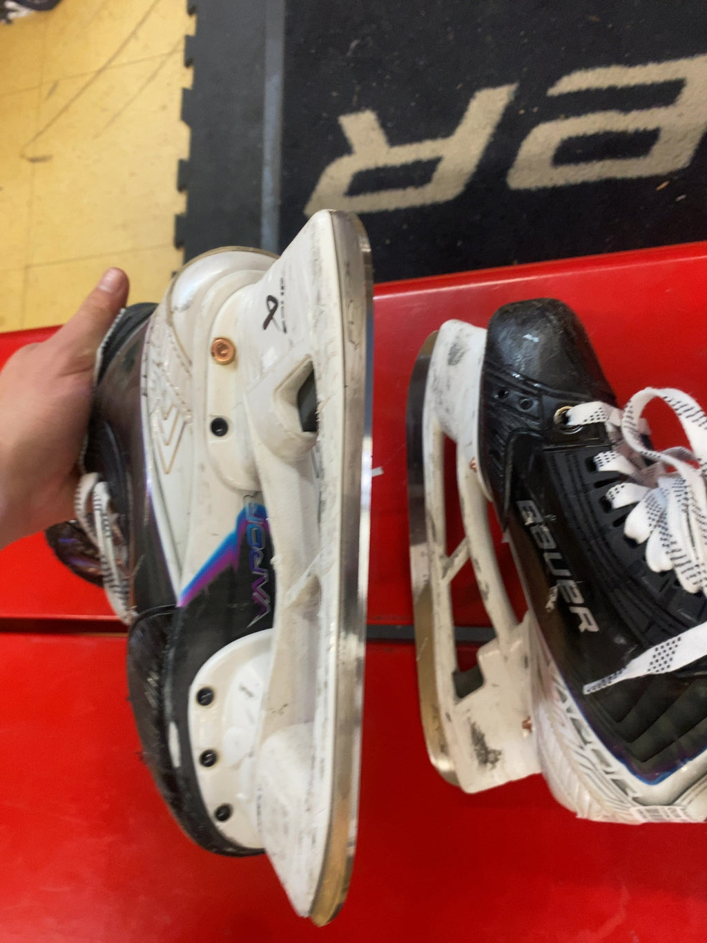 Bauer Vapor Flylite Hockey Skates - Size 3.5 D