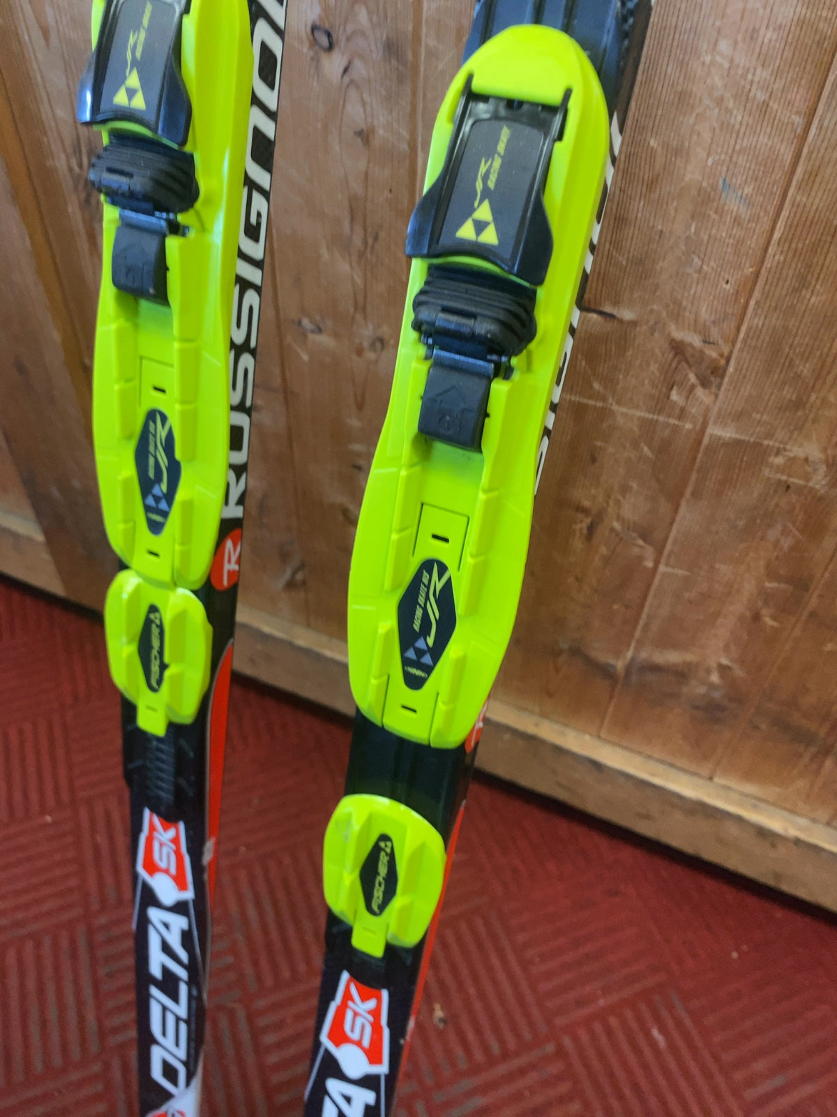 Rossignol Delta SK Skating Series Junior Cross-Country Skate Skis 143 cm with Fischer JR Bindings
