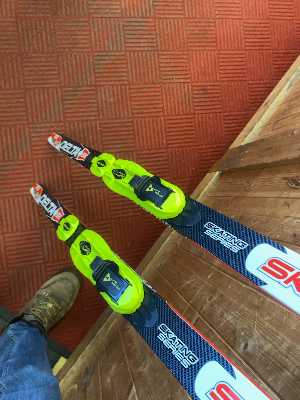 Rossignol Delta SK Skating Series Junior Cross-Country Skate Skis 143 cm with Fischer JR Bindings