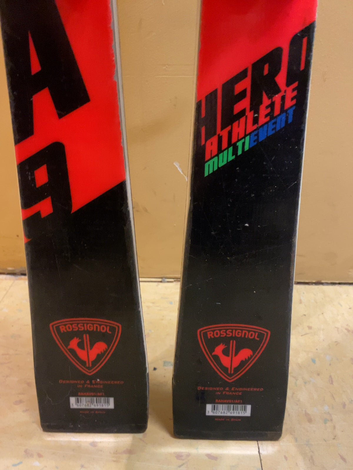 Rossignol Hero Athlete Multi-Event Junior Downhill Skis with Look NX7 Bindings 134 cm