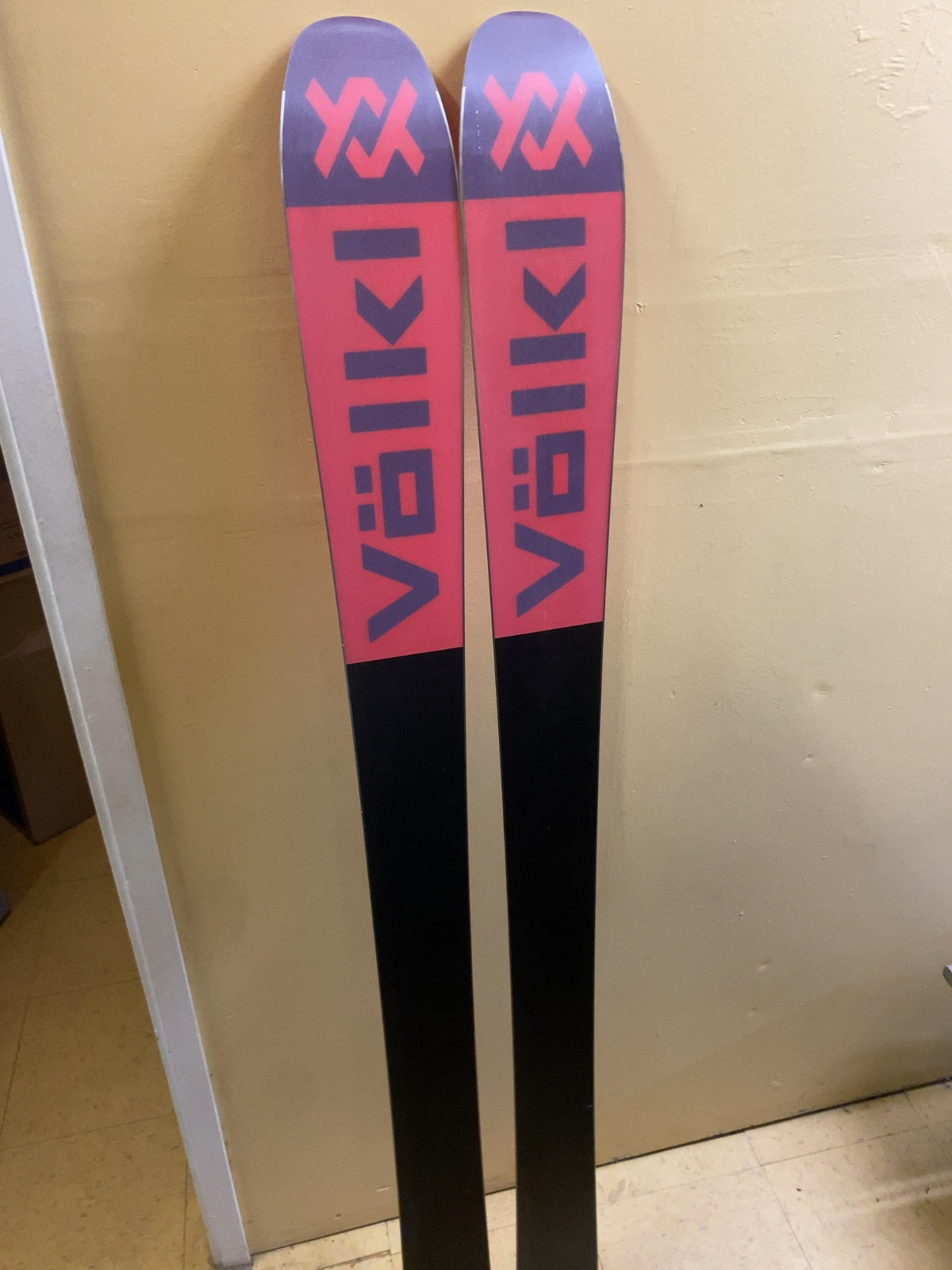 Völkl 90Eight W Flat Skis 163 cm