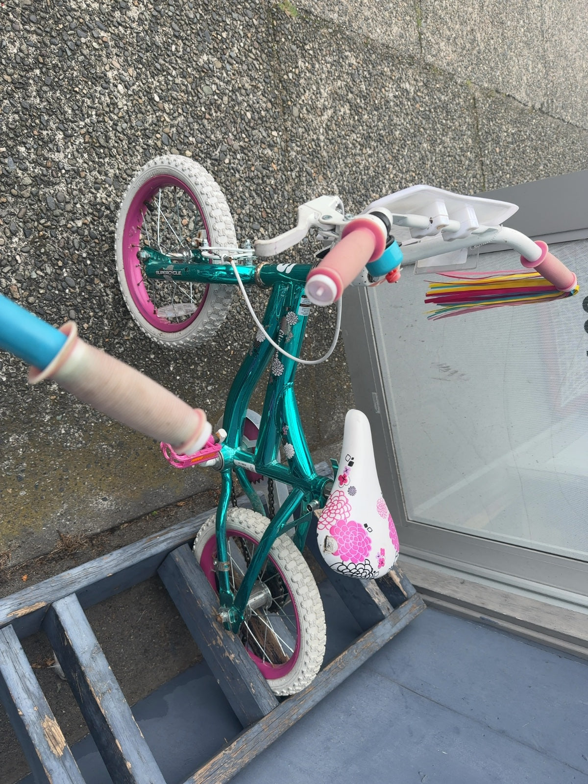 Supercycle Glimmer 14" Kids Bike