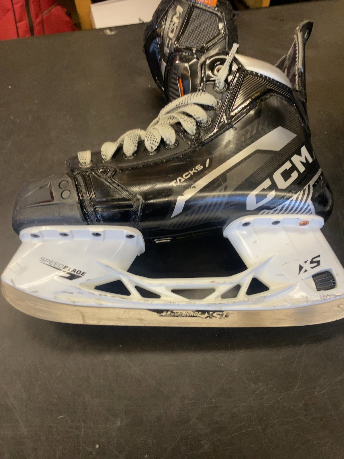 CCM Tacks Vector Premier Ice Hockey Skates - Size 7 Regular