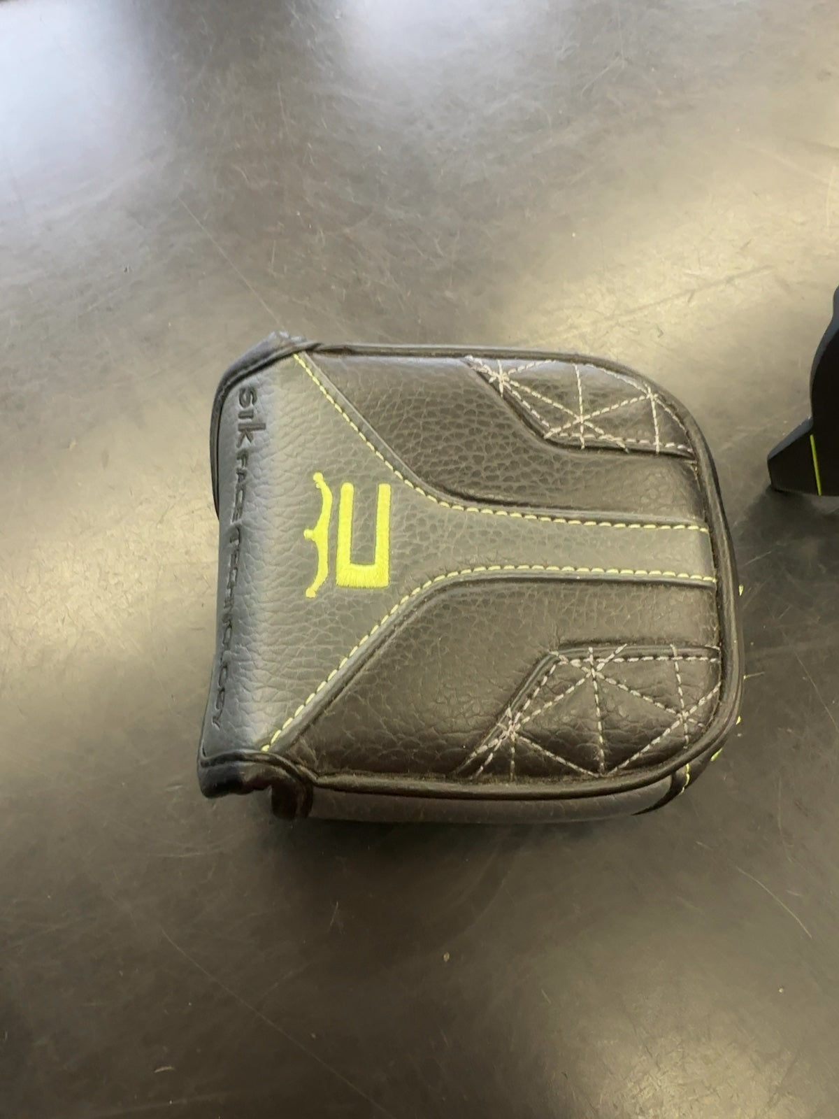 Cobra King Stingray 40 Mallet Putter with Headcover
