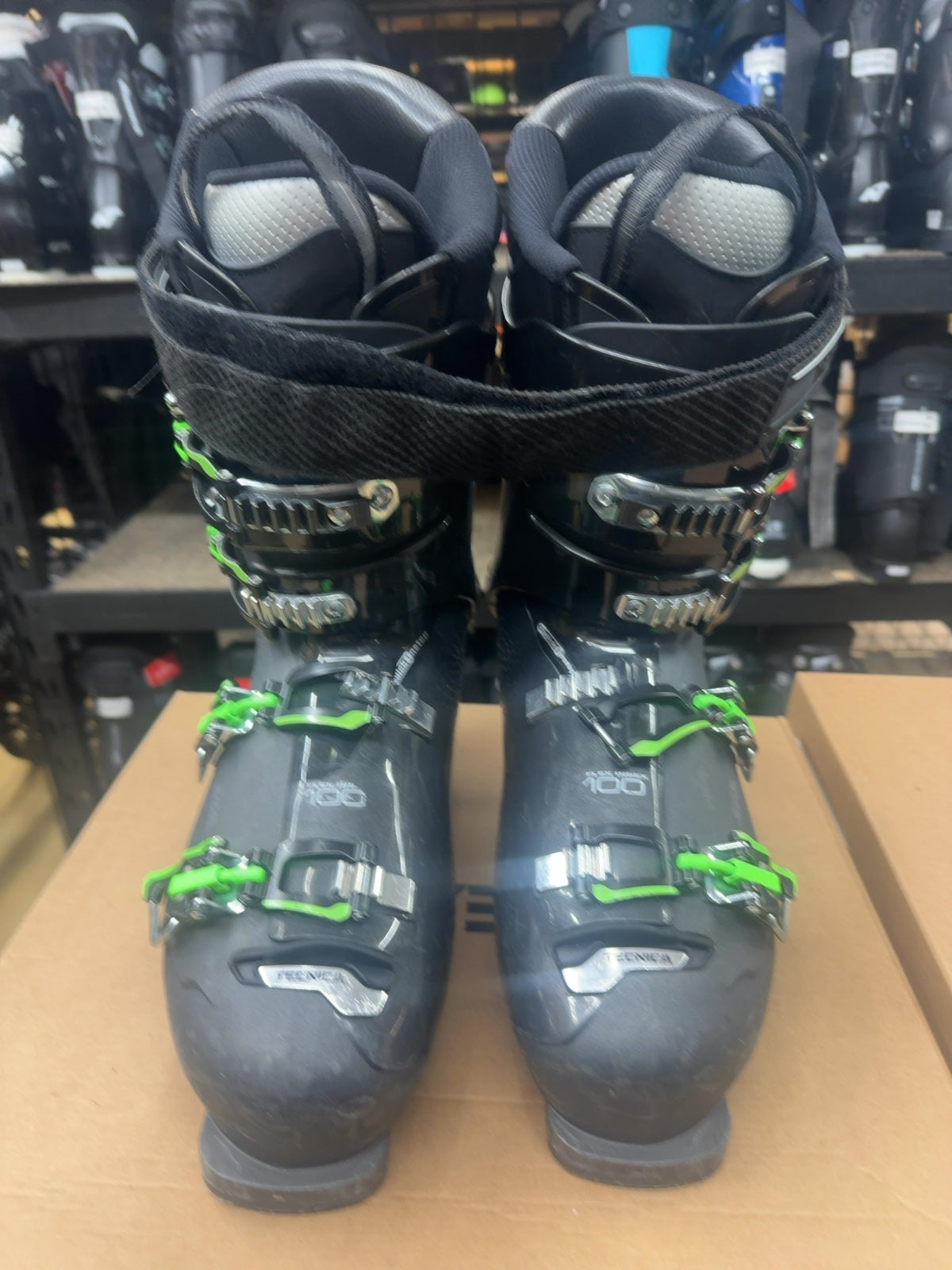 Tecnica Mach1 RT HV Ski Boots Size 30.5