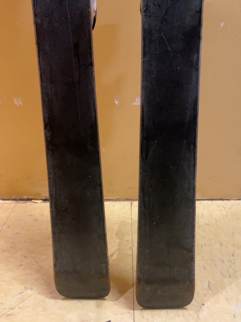 Rossignol Hero Junior Downhill Skis with Look Bindings - 140 cm