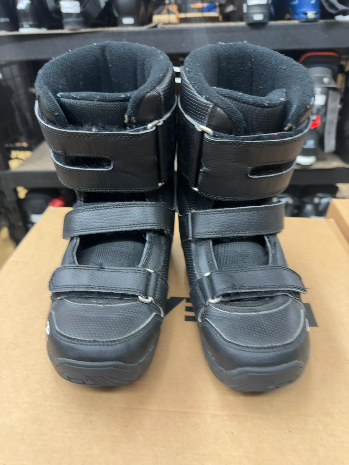 Rossignol Velcro Snowboard Boots Size 5 Kids