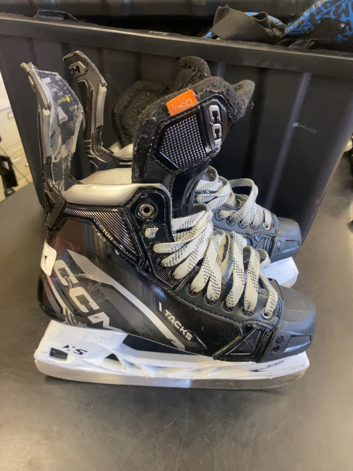 CCM Tacks Vector Premier Ice Hockey Skates - Size 7 Regular