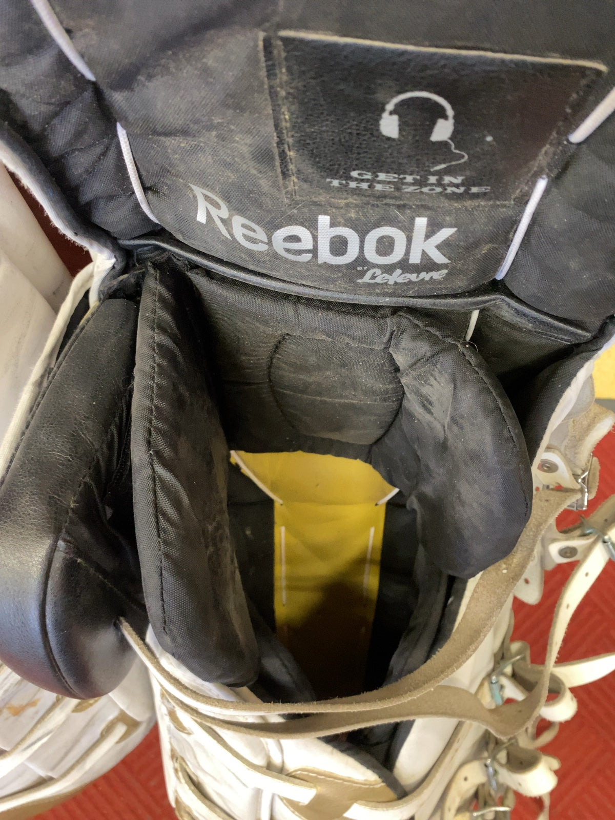 Reebok 9000 SR Lefevre Goalie Leg Pads 34+1