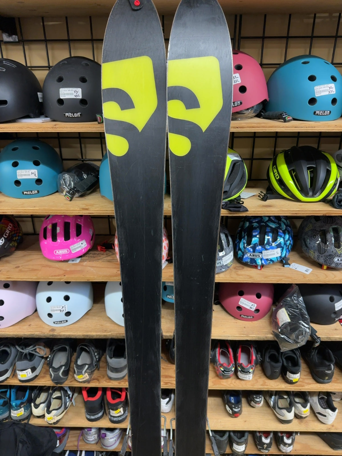 Salomon Downhill Skis with Bindings 186 cm