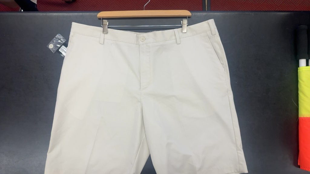 Adidas Golf Shorts Men's Beige Size 42-New