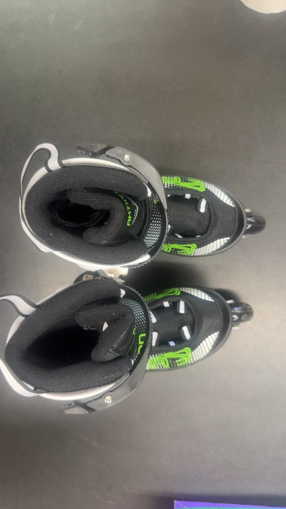 Aktion Adjustable Inline Skates Black/White/Green New  Size 10-13 kids