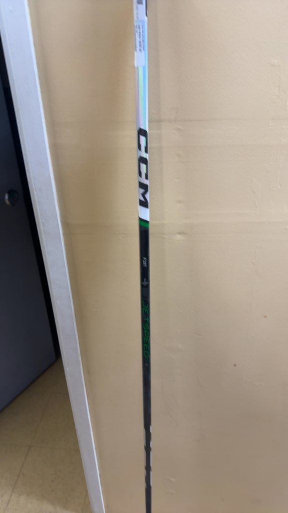 CCM Jetspeed FT6 Pro Senior Hockey Stick - 75 Flex - P28T - RH