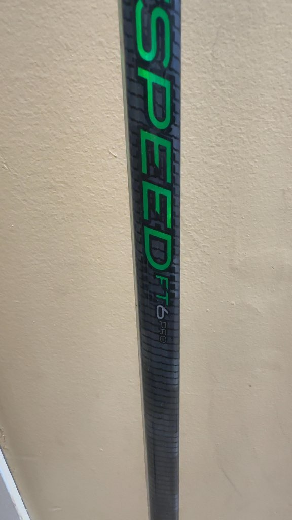 CCM Jetspeed FT6 Pro Senior Hockey Stick - 75 Flex - P28T - RH