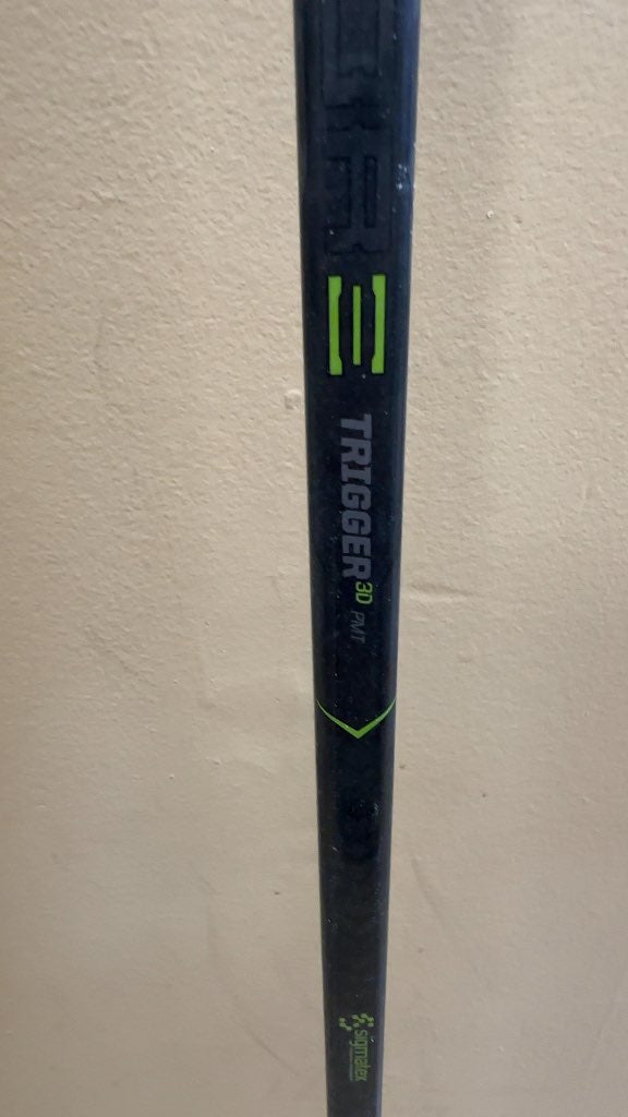 CCM Ribcor Trigger 3D PMT Senior Hockey Stick - 95 Flex - MacKinnon - Right
