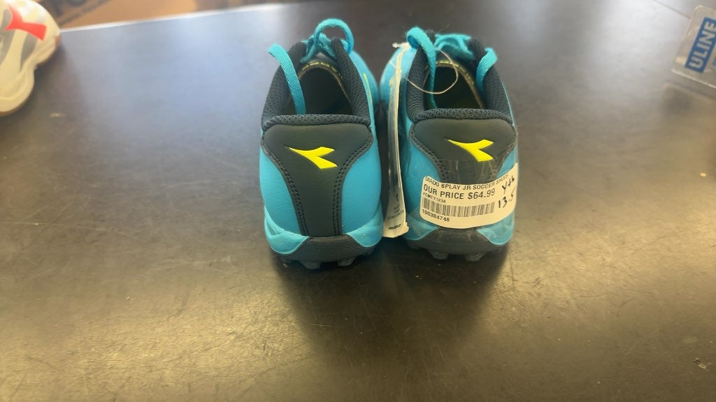 Diadora 6-Play Jr Soccer Shoes - Size 13.5 Youth-brand new