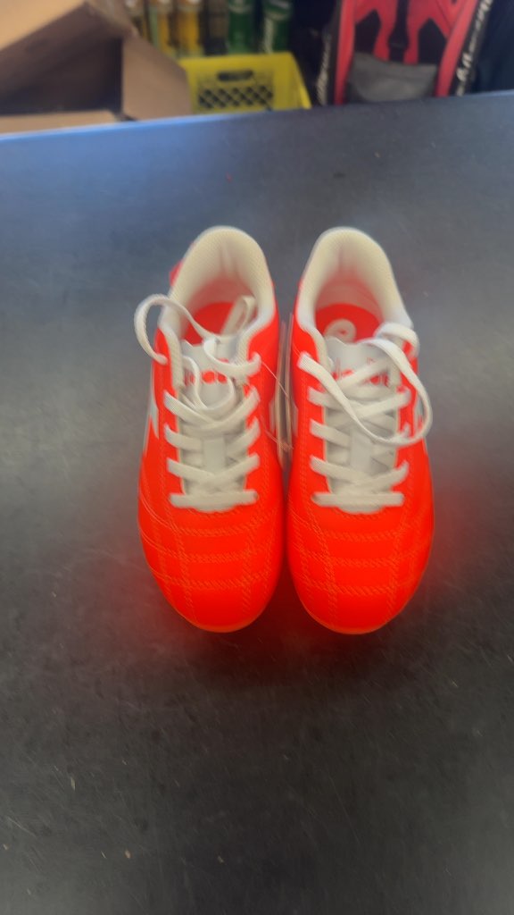 Diadora 6Play Jr Soccer Shoes - Youth 13.5
Brand new cleats