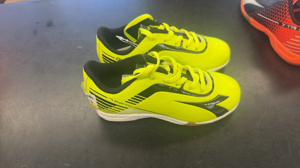 Diadora 7 Fifty Youth Soccer Shoes - Neon Yellow - Size 13 brand new
