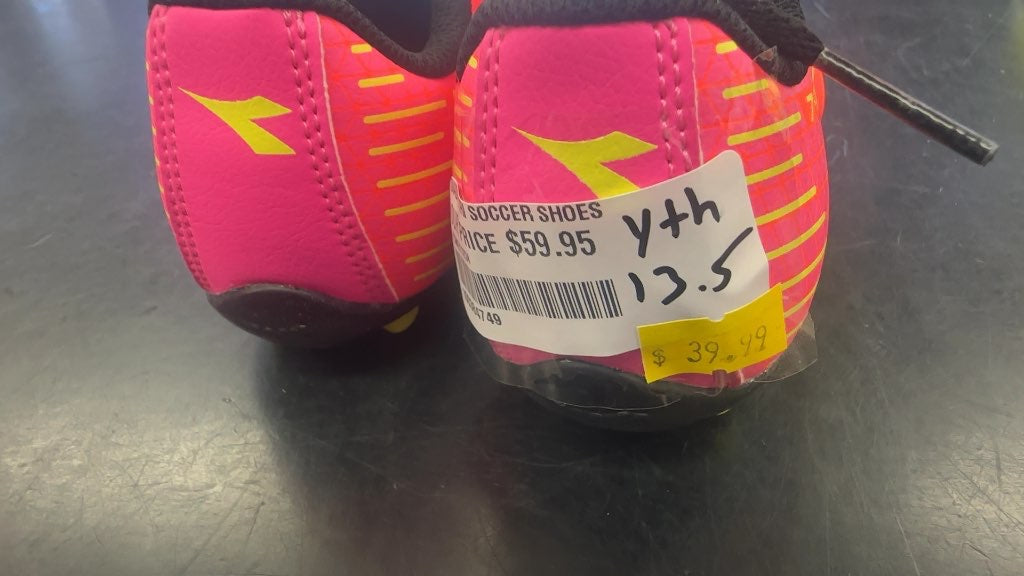 Diadora 7TRI Youth Soccer Shoes size 13.5