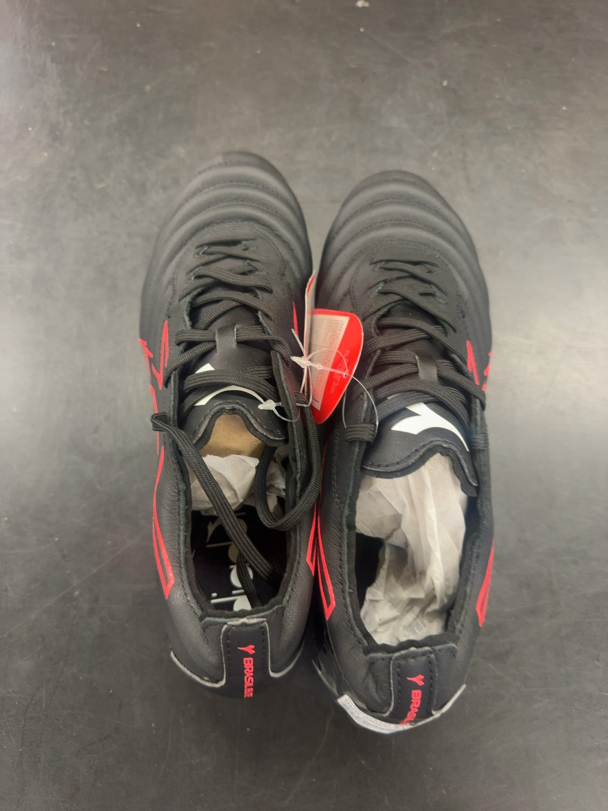 Diadora Brasil Elite LT Soccer Cleats - Size 8.5
Brand new with tags