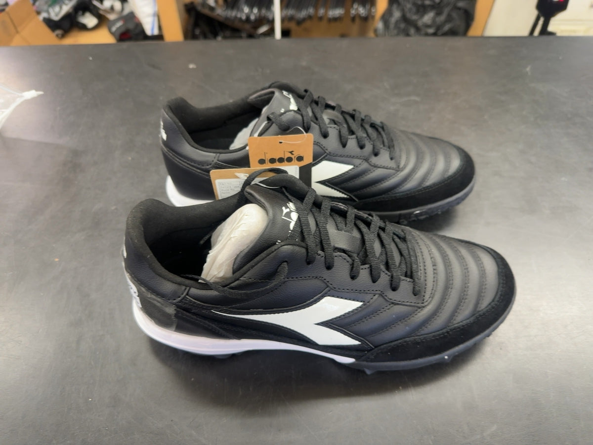 Diadora Calcetto Turf Soccer Cleats - Size 10.5
Brand new with tags