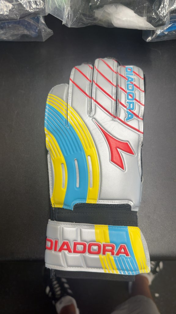 Diadora Euro Goalie Gloves-size 8 brand new