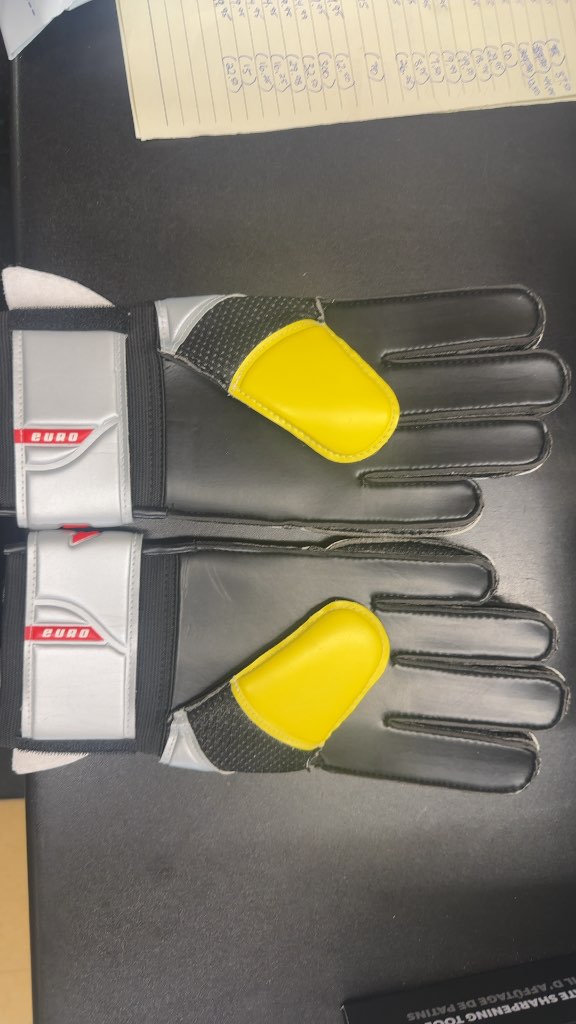 Diadora Euro Goalie Gloves-size 8 brand new