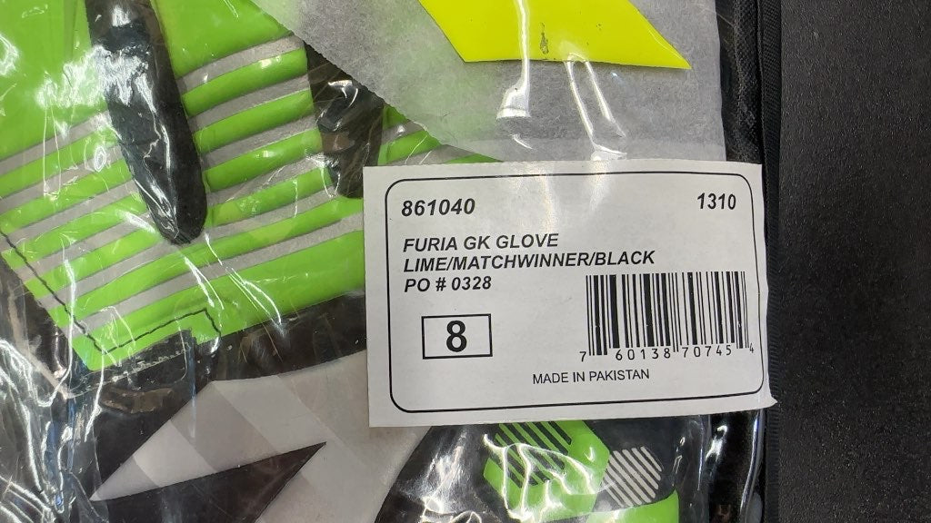 Diadora Furia Goalkeeper Gloves - Size 8
Brand new