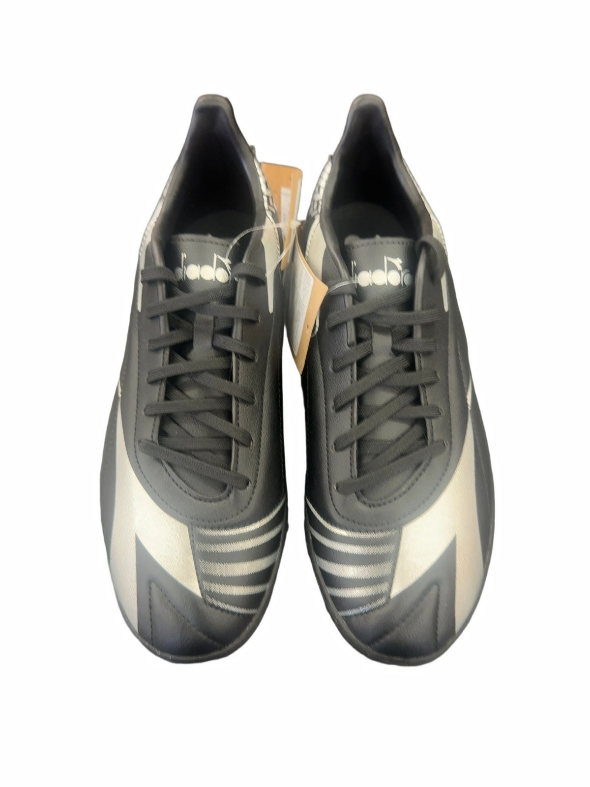 Diadora Maximus Elite R TFR Soccer Turf Cleats - Size 9
Brand new with tags