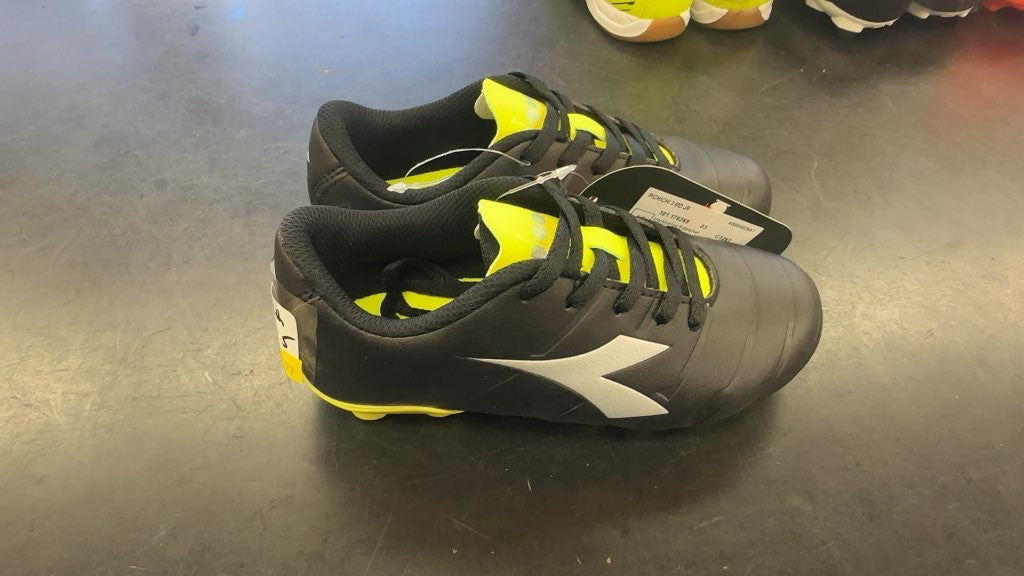 Diadora Pichichi JR Youth Soccer Cleats - Size 13.5-brand new cleats