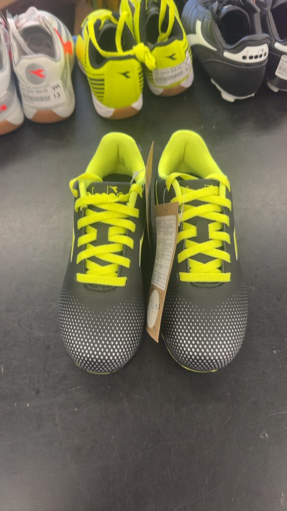 Diadora Pichichi JR Youth Soccer Shoes 13.5-brand new