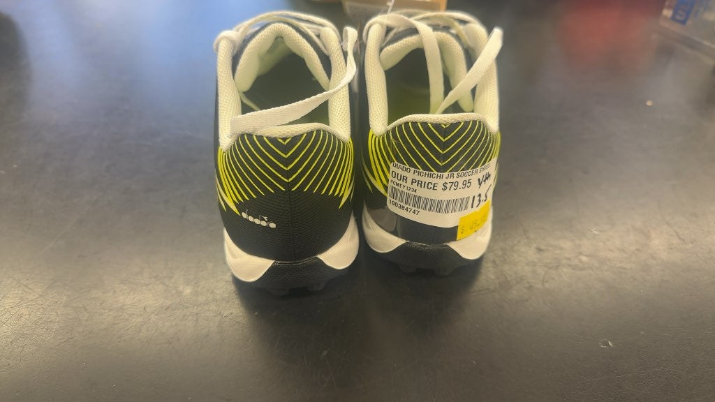 Diadora Pichichi JR Youth Soccer Shoes - Size 13.5-branb new turf shoes