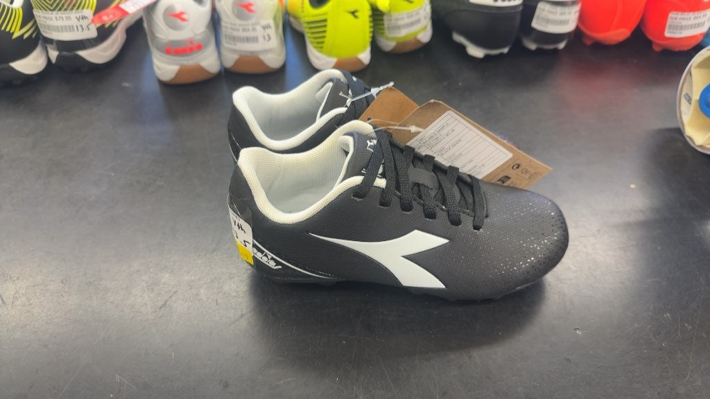 Diadora Pichichi Jr Youth Soccer Shoes - Size 13.5-brand new