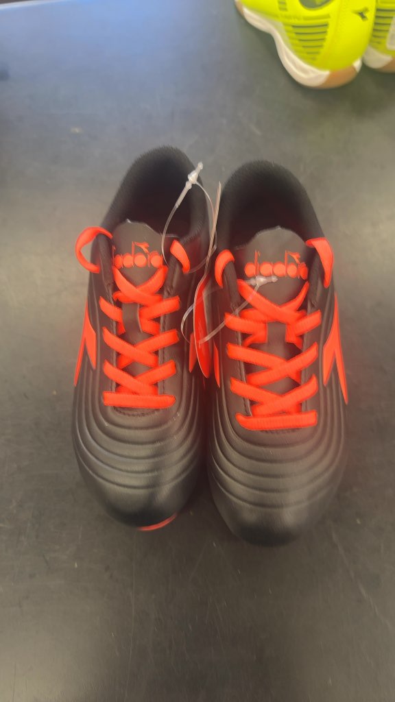 Diadora Pichichi Jr Youth Soccer Shoes - Size 13.5-brand new