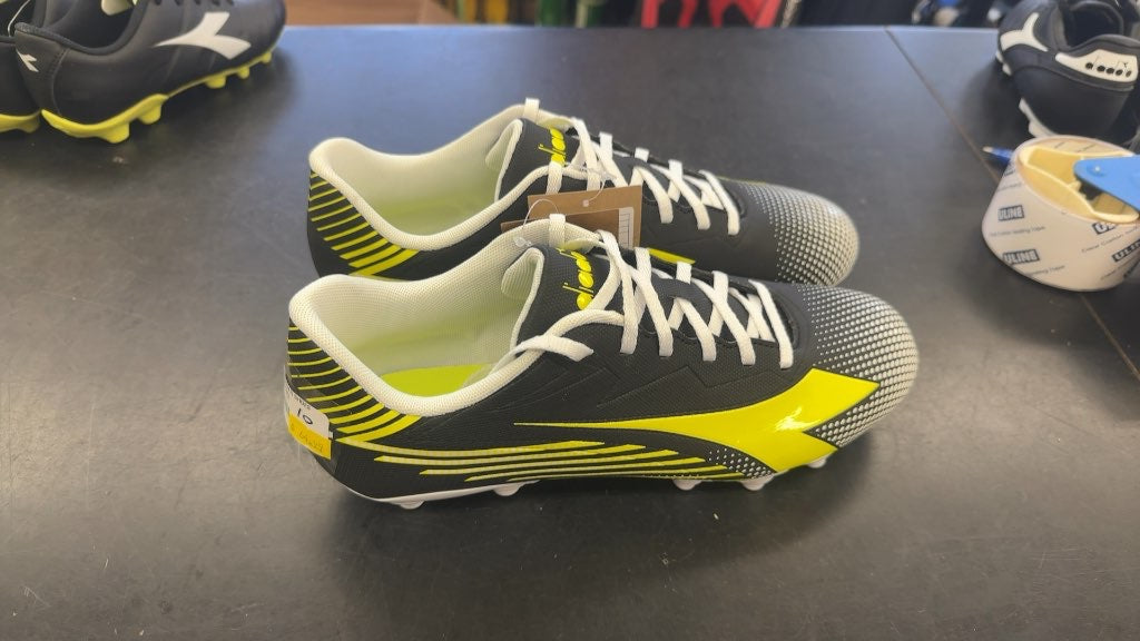 Diadora Pichichi SR Soccer Cleats - Size 10
Brand new cleats