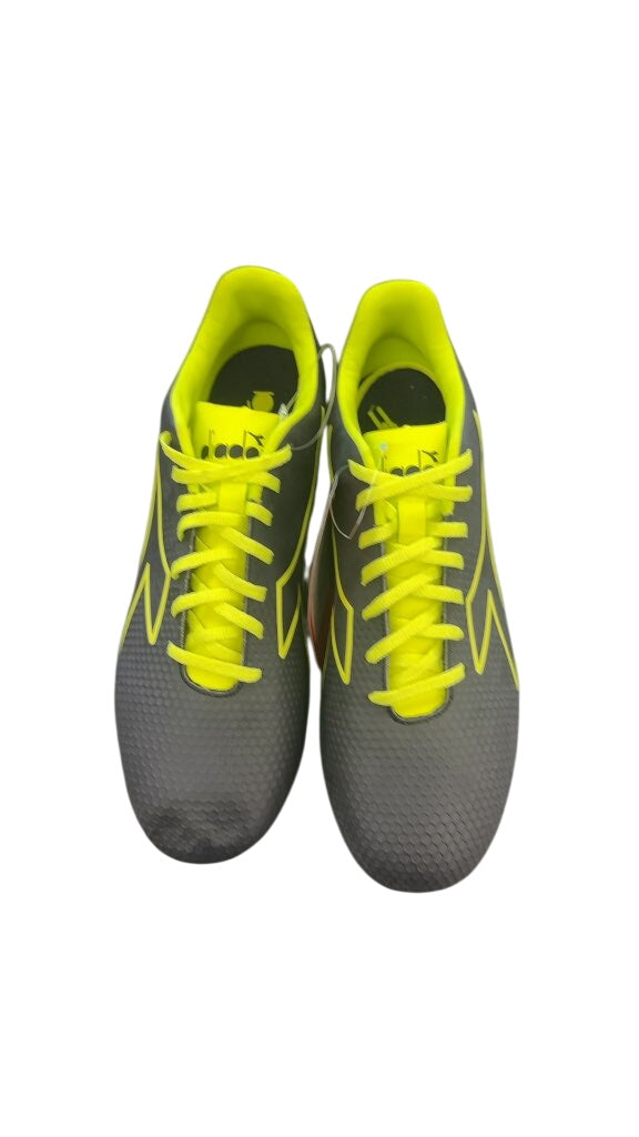 Diadora Pichichi SR Soccer Cleats - Size 8.5
Brand  new