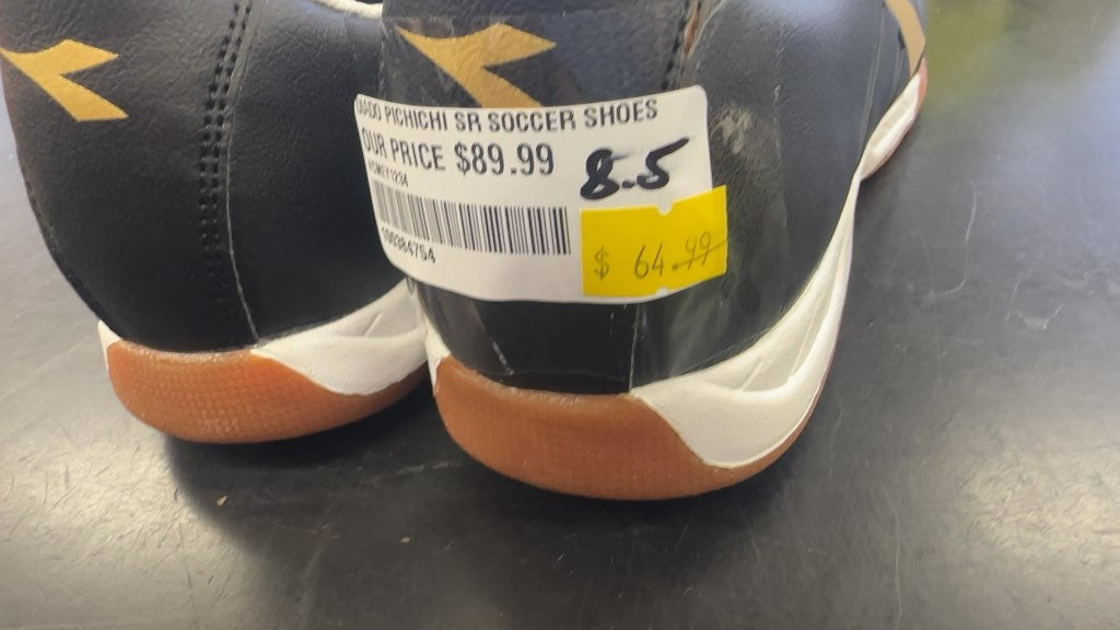 Diadora Pichichi SR Soccer Shoes
Brand new indoor shoes