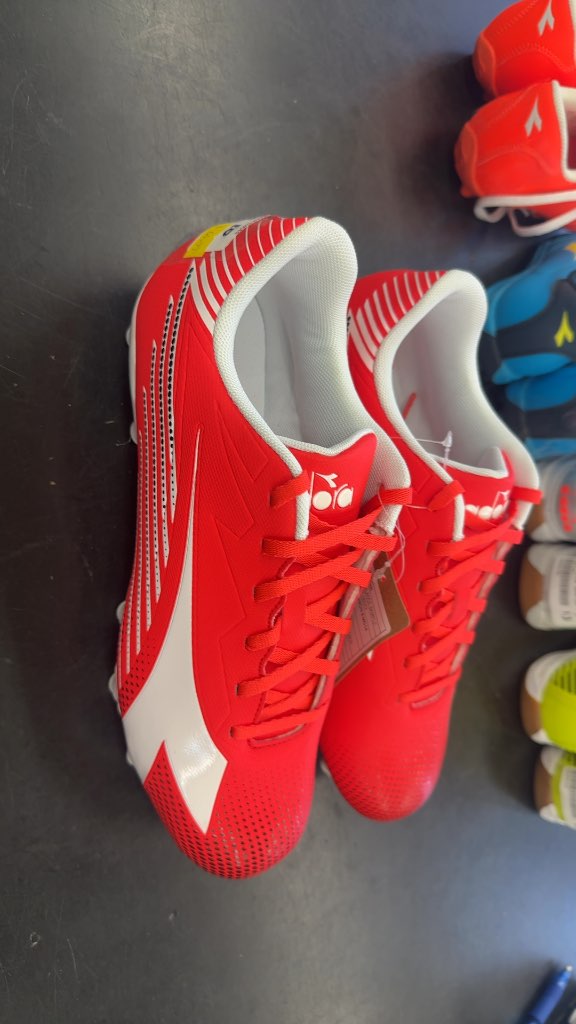 Diadora Pichichi SR Soccer Shoes - Red/White - Size 10 brand new