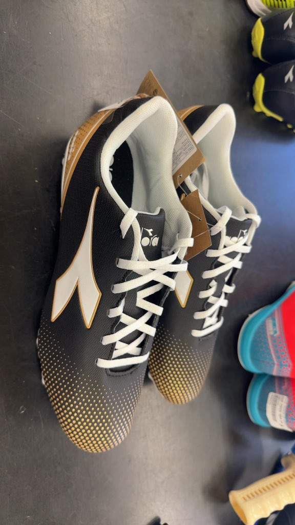 Diadora Pichichi SR Soccer Shoes - Size 10
