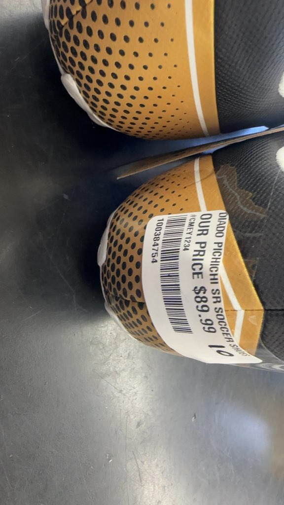 Diadora Pichichi SR Soccer Shoes - Size 10