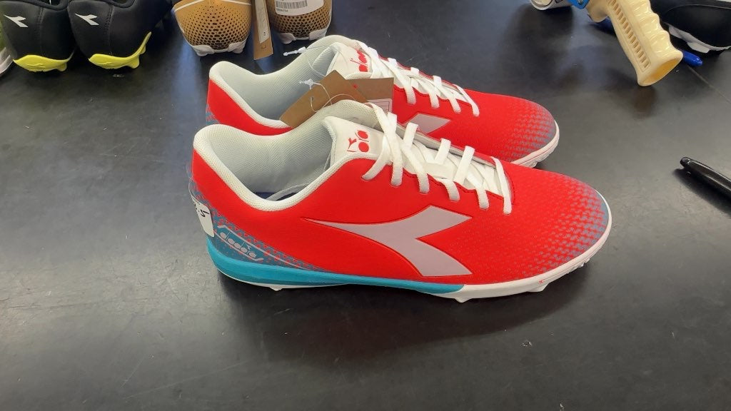 Diadora Pichichi SR Soccer Shoes - Size 8.5