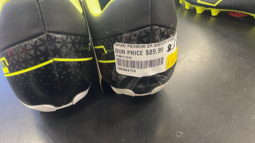 Diadora Pichichi SR Soccer Shoes - Size 8.5
Brand new