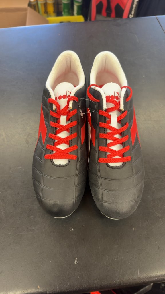 Diadora Pichichi SR Soccer Shoes - Size 8.5
Brand new cleats