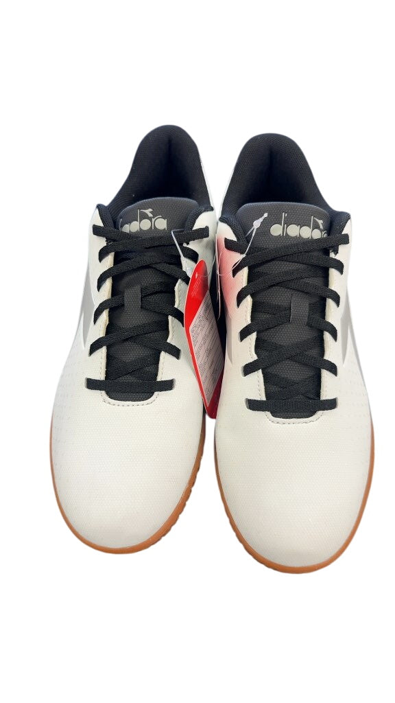 Diadora Pichichi SR Soccer Shoes - Size 8.5
Brand new  indoor shoes