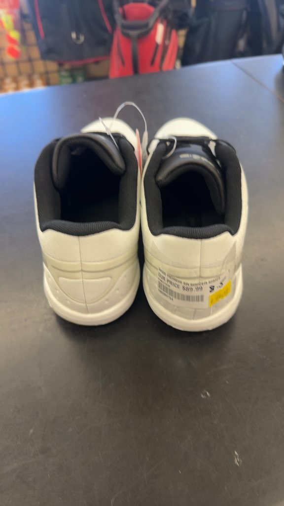 Diadora Pichichi SR Soccer Shoes - Size 8.5
Brand new  indoor shoes