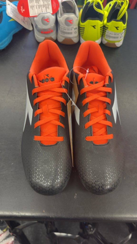 Diadora Pichichi SR Soccer Shoes - Size 9.5
Brand new cleats